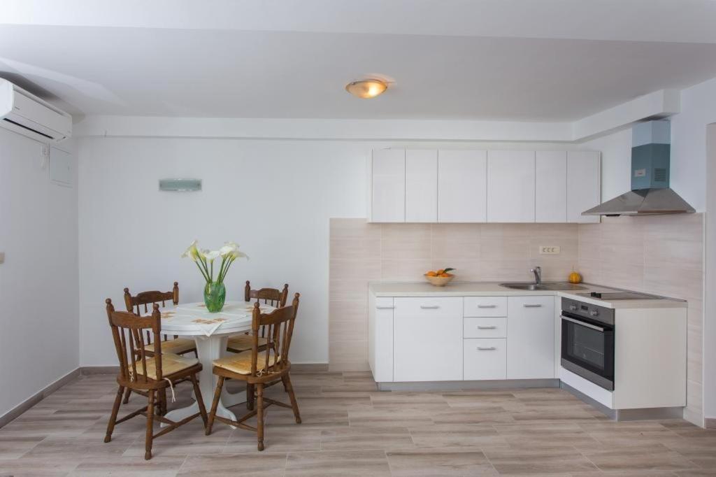Apartments Anka Trsteno Luaran gambar
